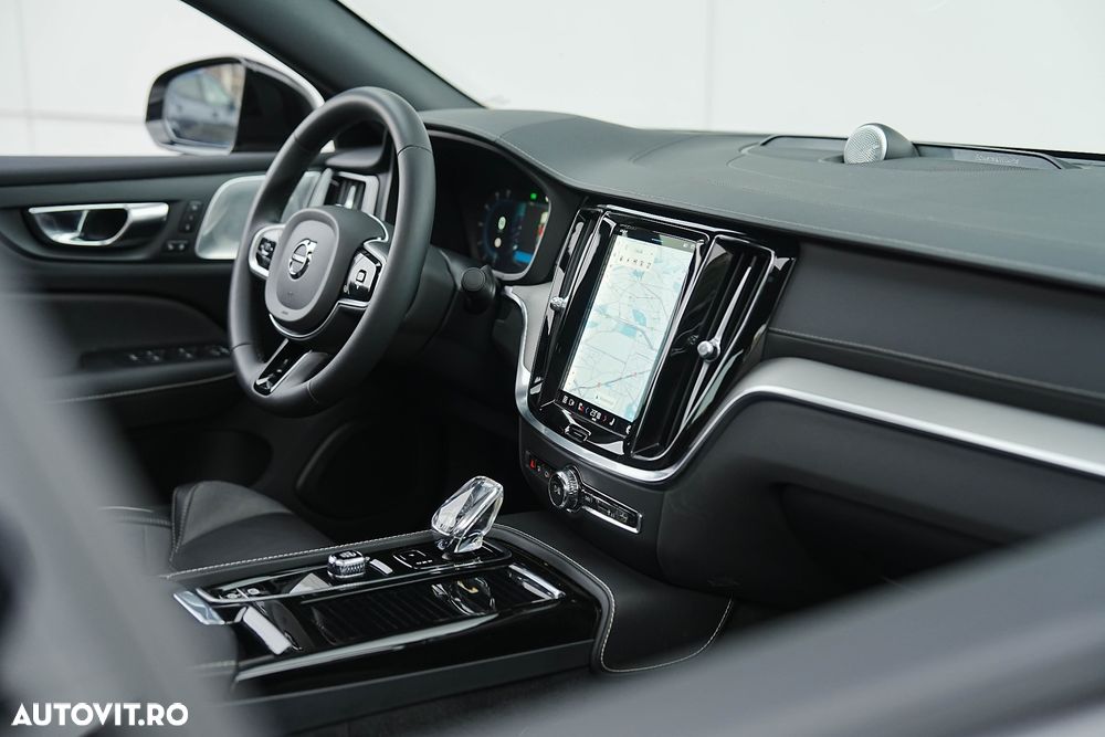 Volvo S60 T8 Recharge AWD Polestar Engineered - 34