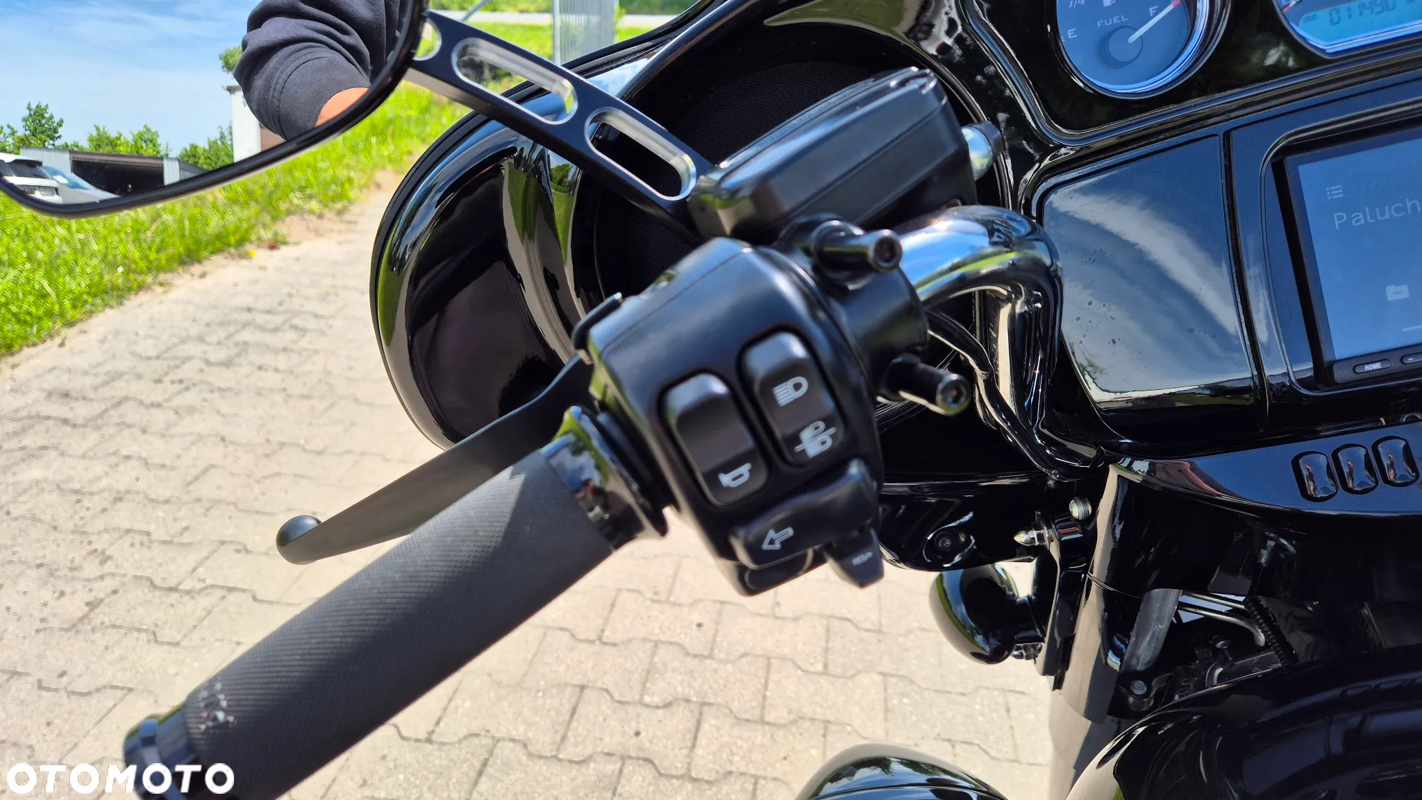 Harley-Davidson FLH Electra Glide - 18