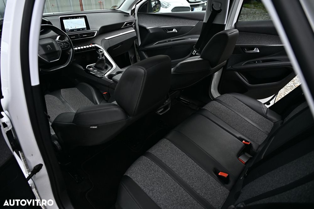 Peugeot 3008 PureTech 130 Stop & Start Allure - 17