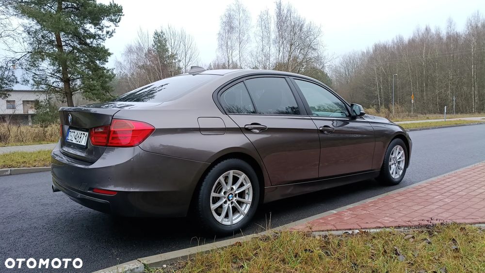 BMW Seria 3 316d - 4