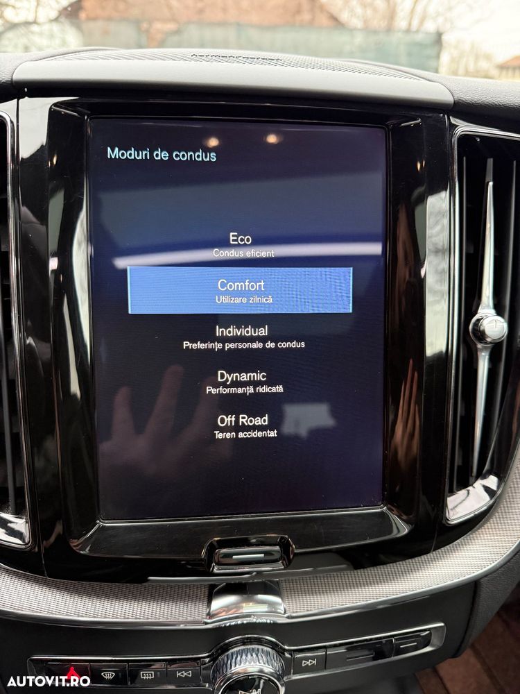 Volvo XC 60 D4 AWD Geartronic RDesign - 11