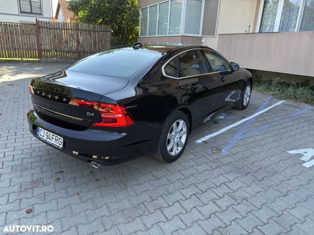 Volvo S90 D4 AWD Geartronic Momentum - 4