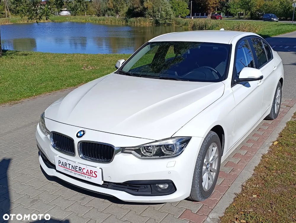 BMW Seria 3 318i - 1