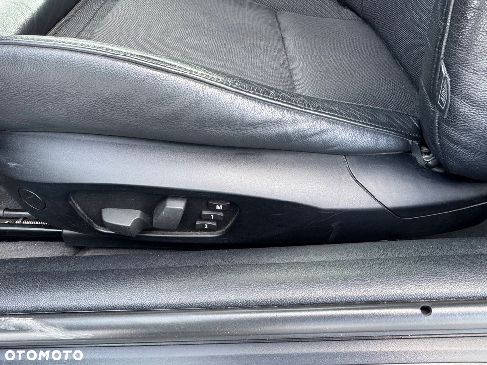 BMW Seria 3 320i M Sport Edition - 17