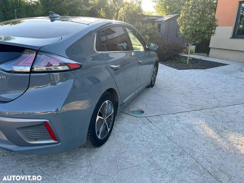 Hyundai IONIQ - 19