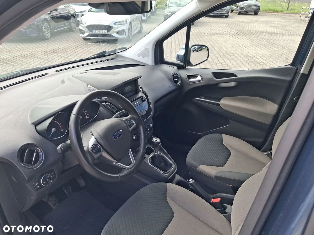Ford Tourneo Courier 1.5 TDCi Titanium - 25
