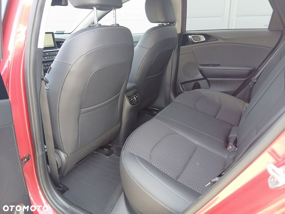 Kia Ceed 1.4 T-GDI L Business Line - 16