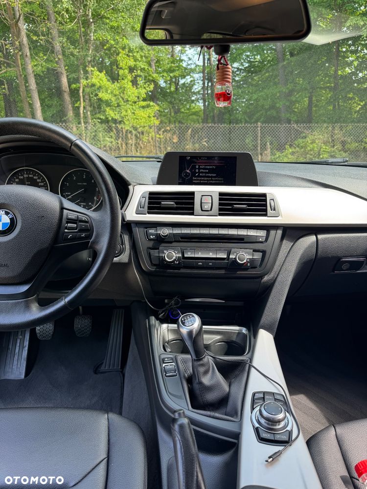 BMW Seria 3 316d - 28