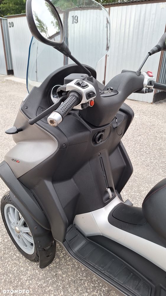 Piaggio MP-3 - 5
