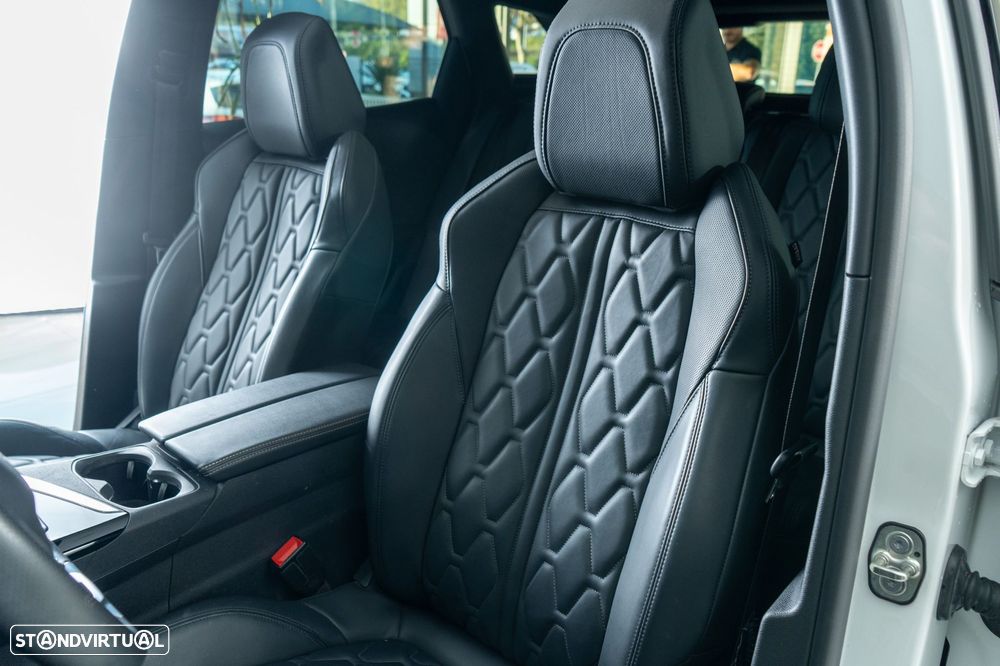 Peugeot 3008 1.6 Hybrid GT Pack e-EAT8 - 9