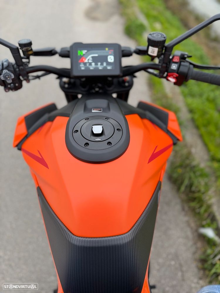 KTM Superduke 1390 R - 26