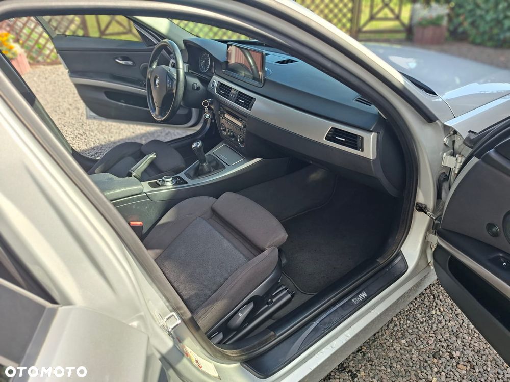 BMW Seria 3 320d - 15