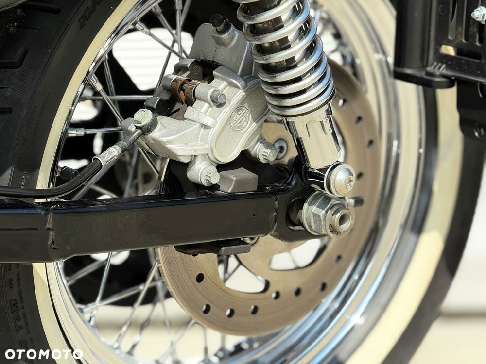 Harley-Davidson Sportster Seventy-Two - 24