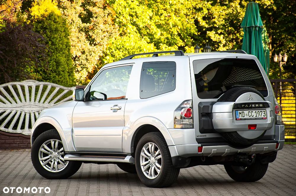 Mitsubishi Pajero 3.2 DI-D Automatik Limited Edition - 23