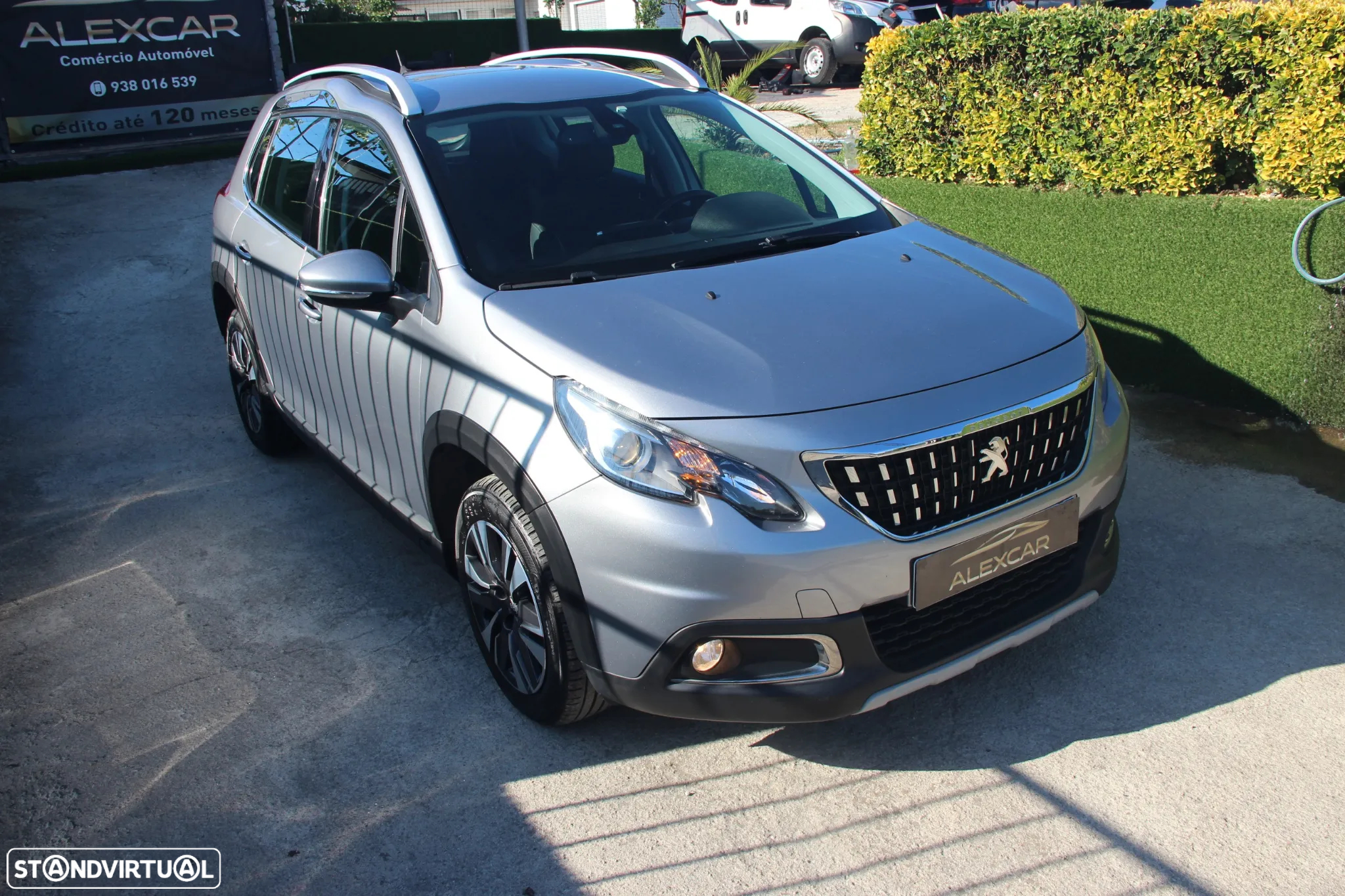 Peugeot 2008 1.2 PureTech Allure EAT6 - 10