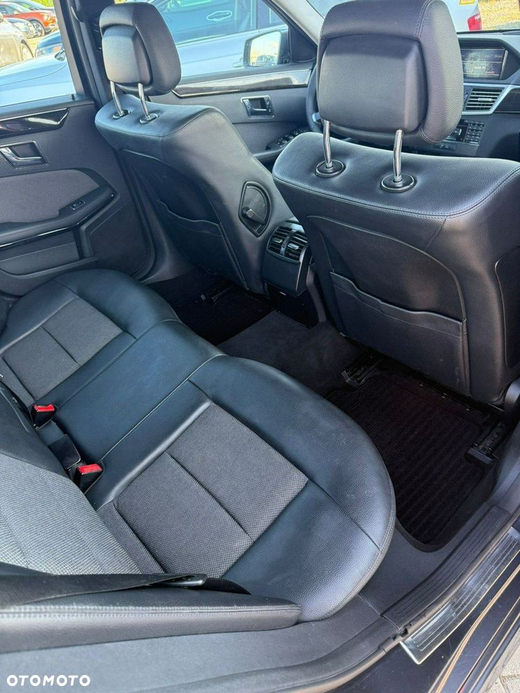 Mercedes-Benz Klasa E 220 T CDI 7G-TRONIC Avantgarde - 23