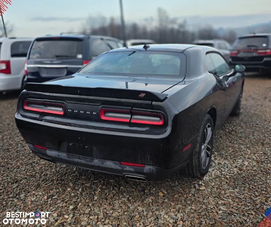 Dodge Challenger - 3