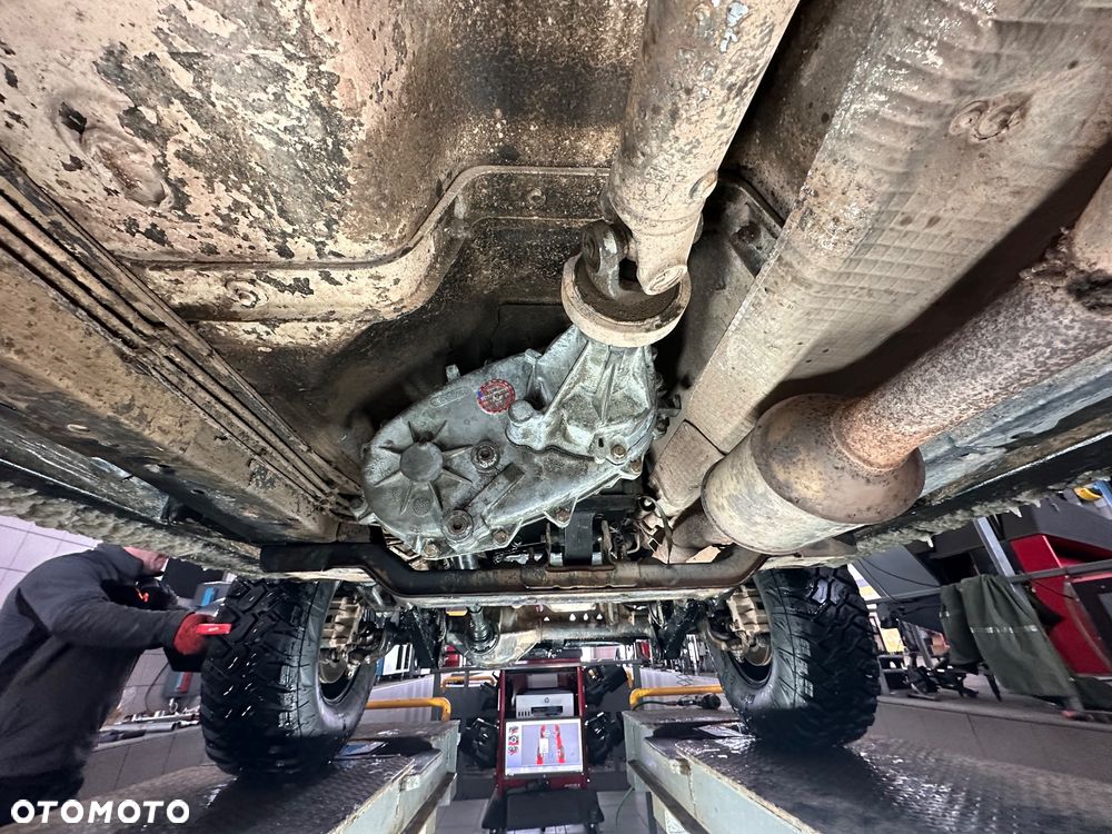 Jeep Grand Cherokee - 23