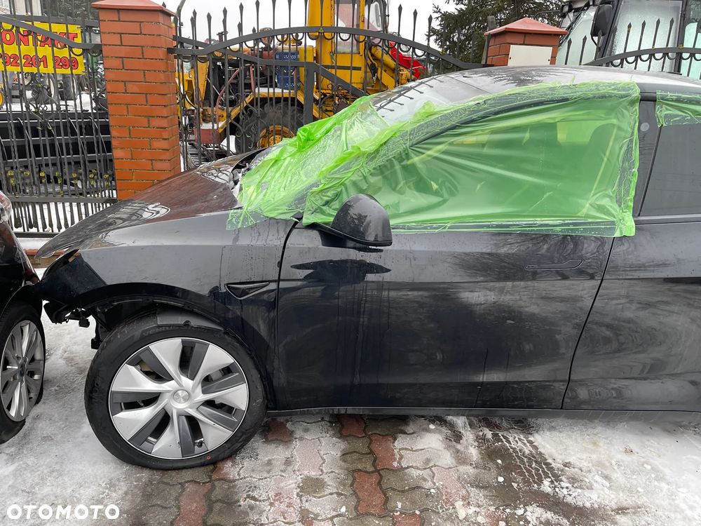 Tesla Y Long Range Dual Motor AWD - 24