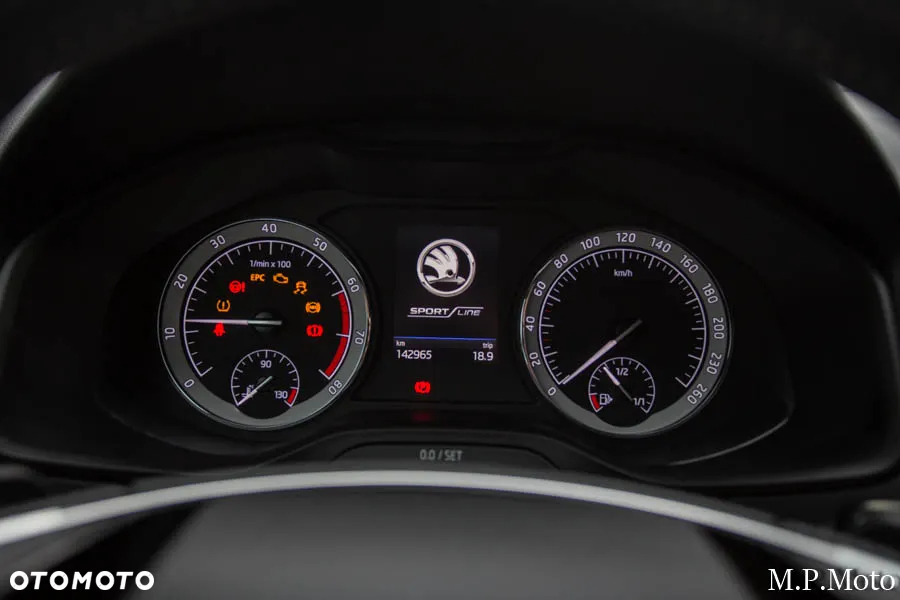 Skoda Karoq 2.0 TSI 4x4 Sportline DSG - 24