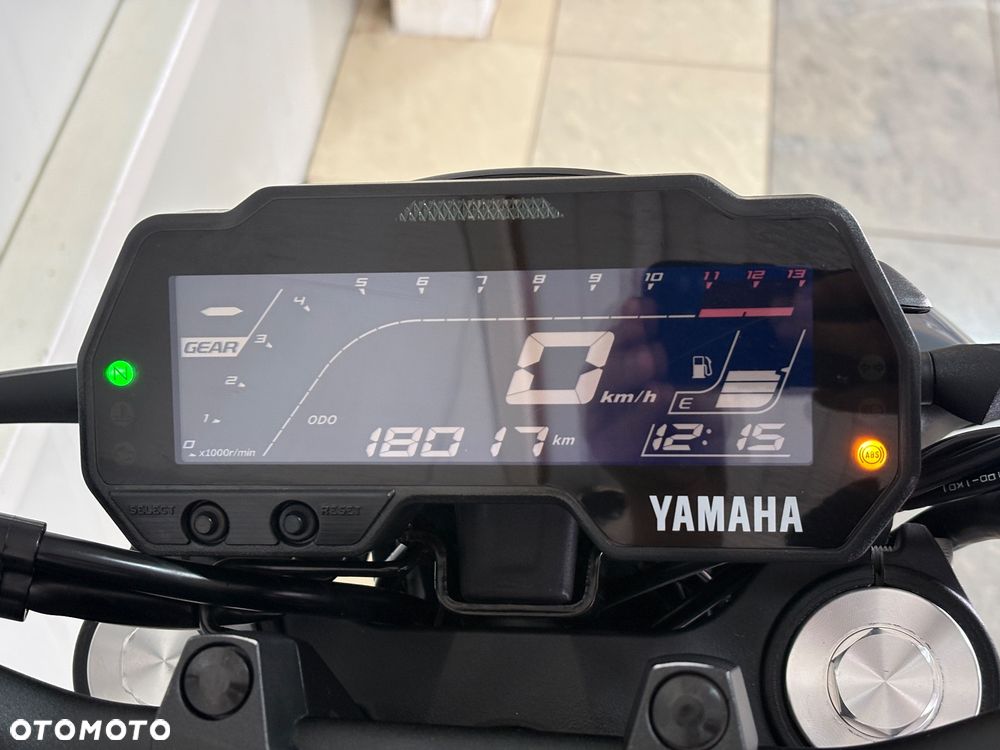 Yamaha MT - 12