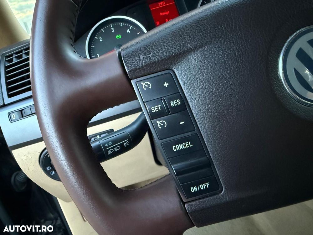 Volkswagen Touareg - 16