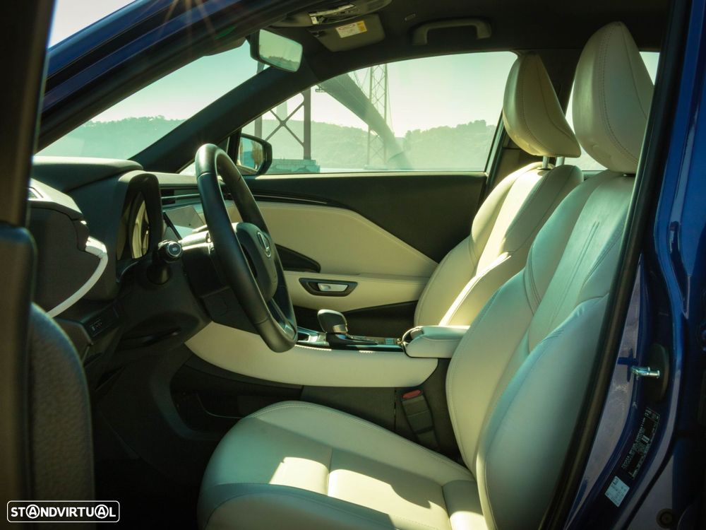 Lexus LBX Elegant - 13