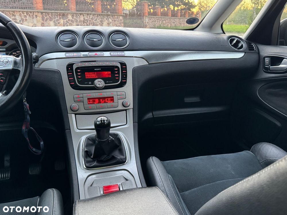 Ford S-Max 2.0 Titanium - 37