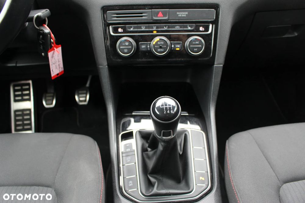 Volkswagen Golf Sportsvan 2.0 TDI (BlueMotion Technology) Sound - 16