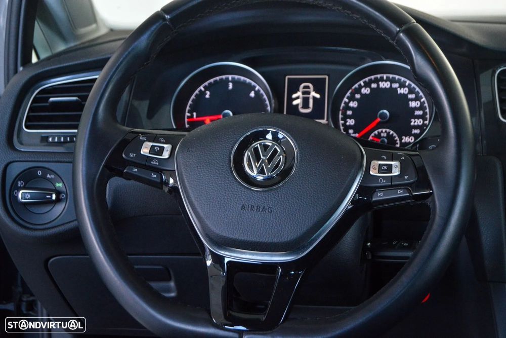 VW Golf 1.6 TDI Confortline - 32