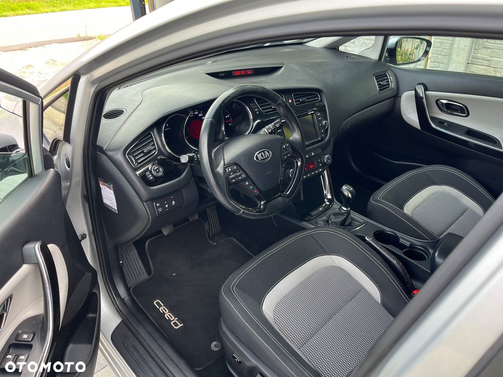 Kia Ceed 2013 photo 4