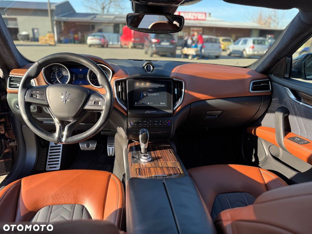 Maserati Ghibli S - 15