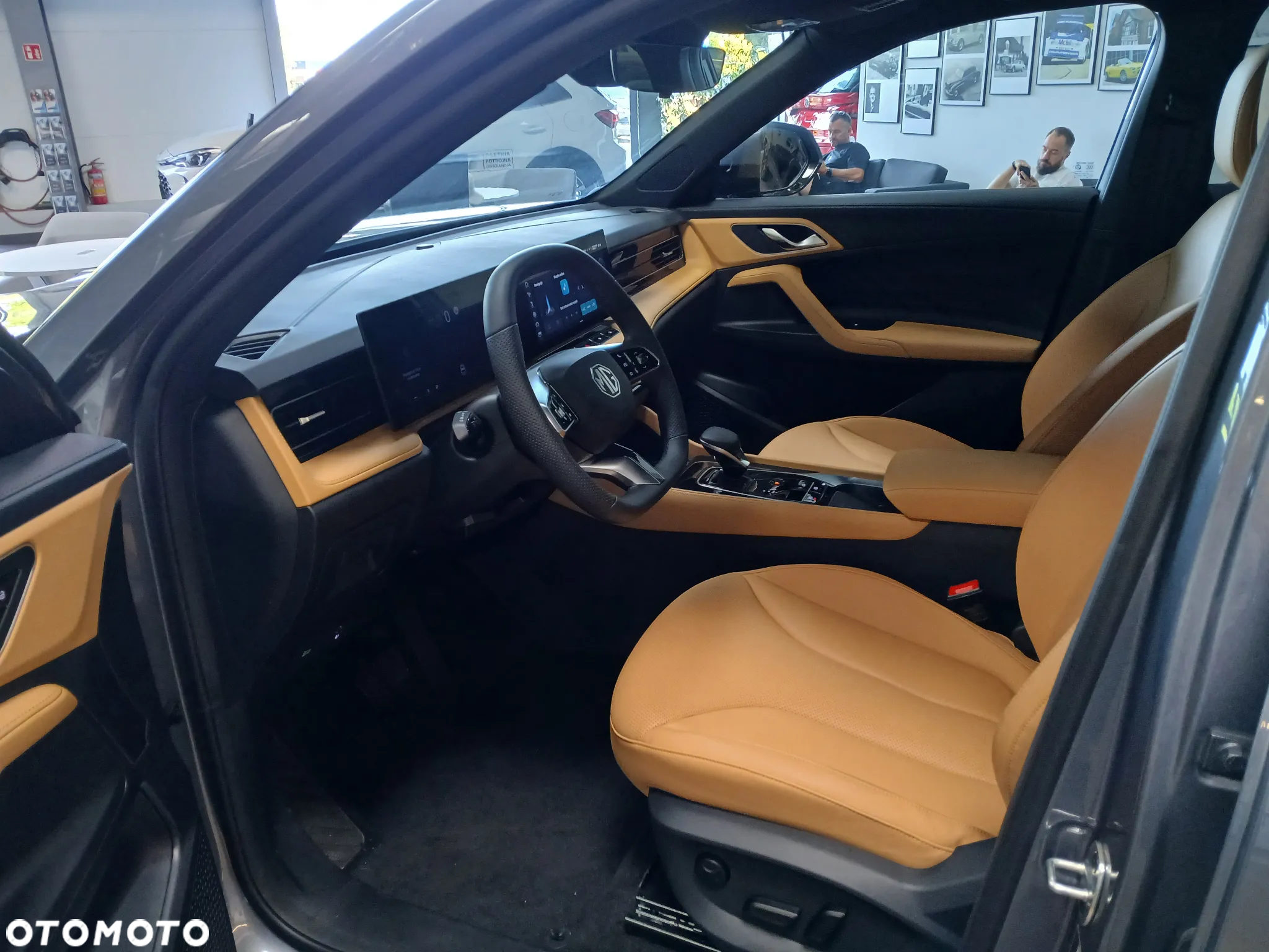 MG HS 1.5 T-GDI Exclusive DCT - 8
