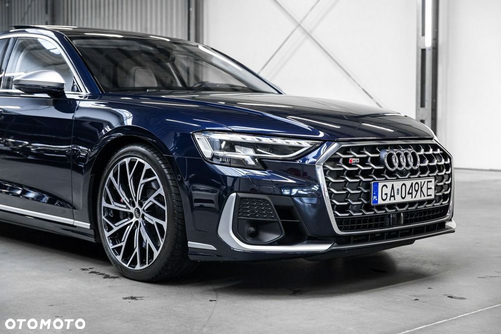 Audi S8 - 10