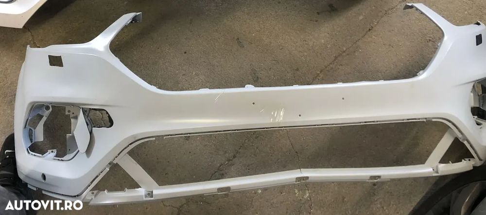 Bara fata Ford Kuga 2 - 1