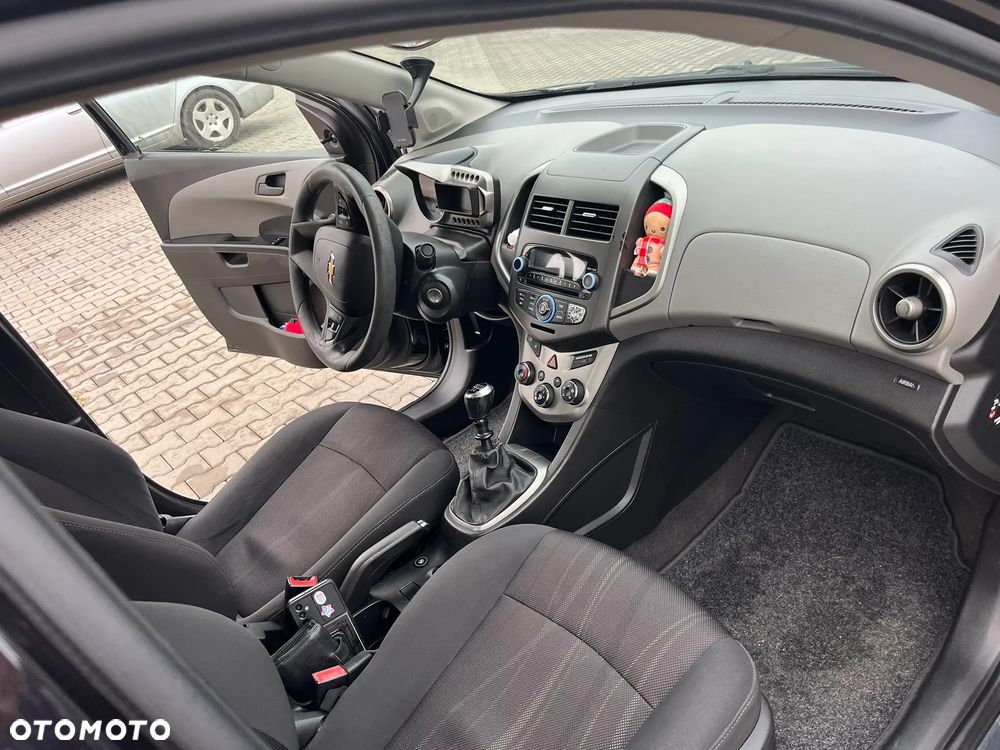 Chevrolet Aveo - 9