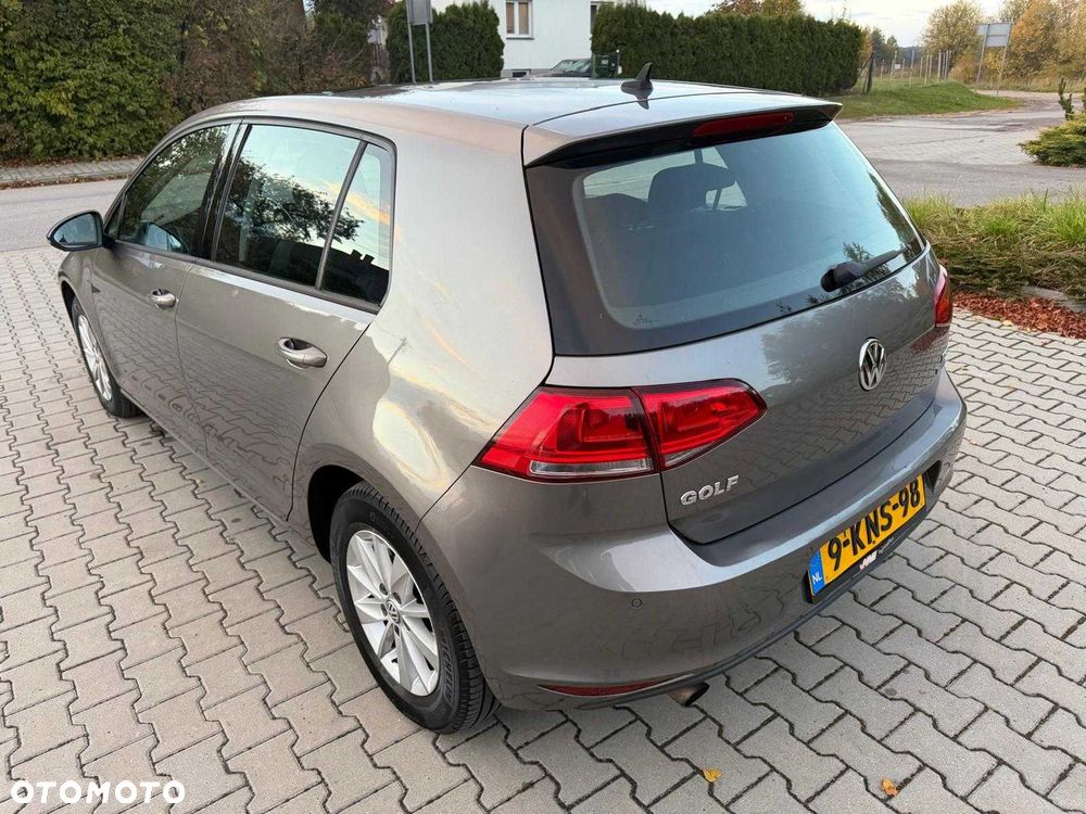 Volkswagen Golf - 3