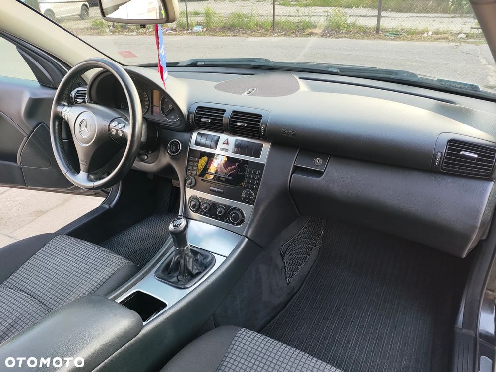 Mercedes-Benz Klasa C 200 Kompressor - 19