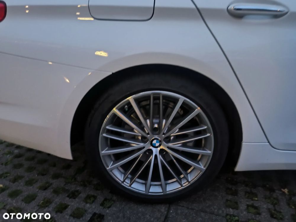 BMW Seria 5 530i Sport Line - 6