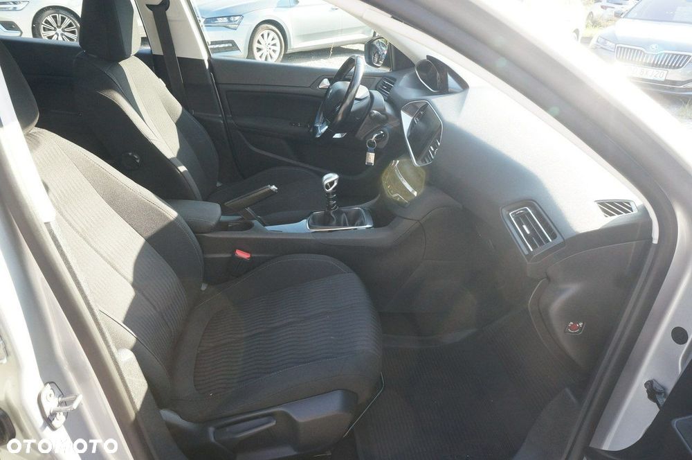 Peugeot 308 1.6 BlueHDi Active S&S - 26