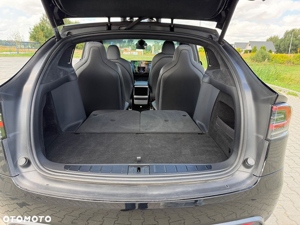 Tesla Model X Plaid - 9