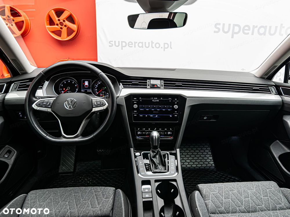 Volkswagen Passat - 10