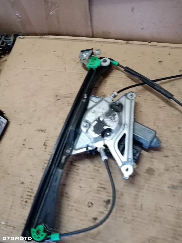 Mechanizm podnośnik szyby lewy przód Audi A4 B5 8D0837379C 8D0959801D - 5