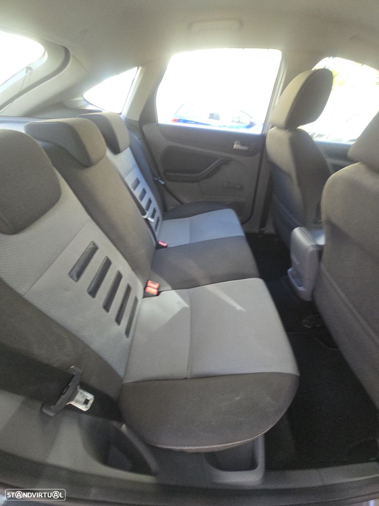 Ford Focus 1.6 TDCi Sport - 26