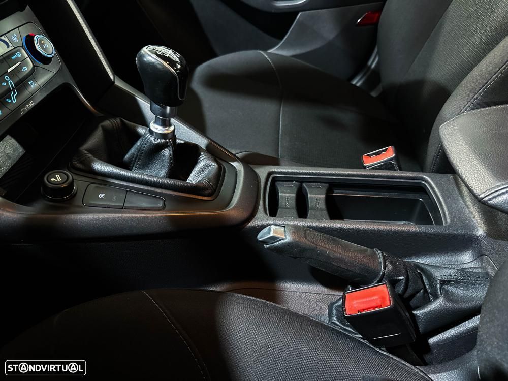 Ford Focus 1.6 TDCi Titanium — fotografia 52