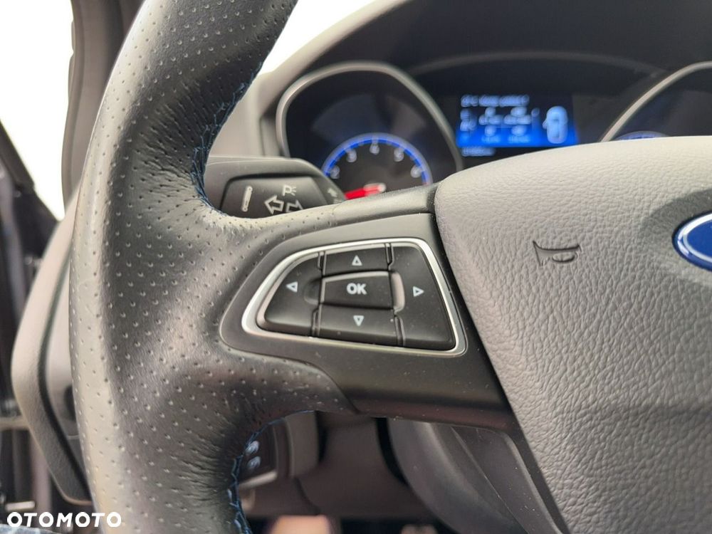 Ford Focus - 25