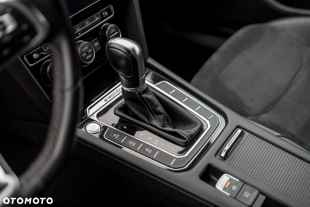 Volkswagen Arteon 2.0 TDI Bi-Turbo SCR 4Mot R-Line DSG - 30