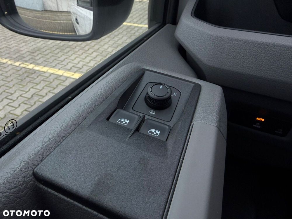 Volkswagen Crafter 35 2.0 TDI L3H3 3640 177 KM - 18