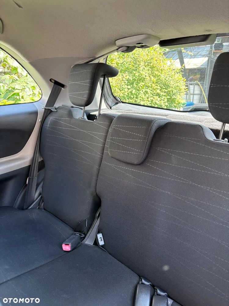 Toyota Yaris 1.4 D-4D Sol - 4