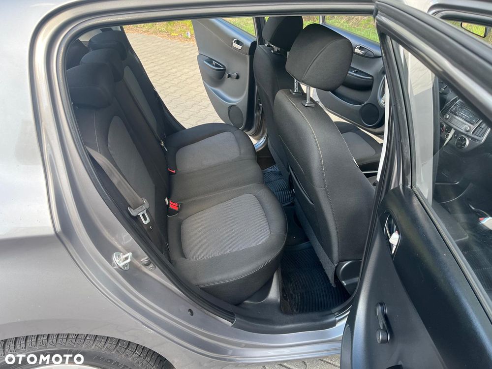 Hyundai i20 1.25 Comfort - 11